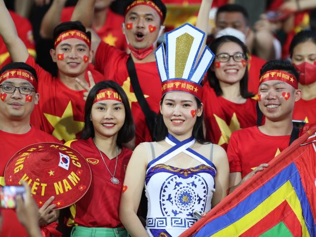 Bóng đá - Hot girl phấn khích "tiếp lửa" U23 Việt Nam đấu Myanmar, fan cảm ơn "người đặc biệt"