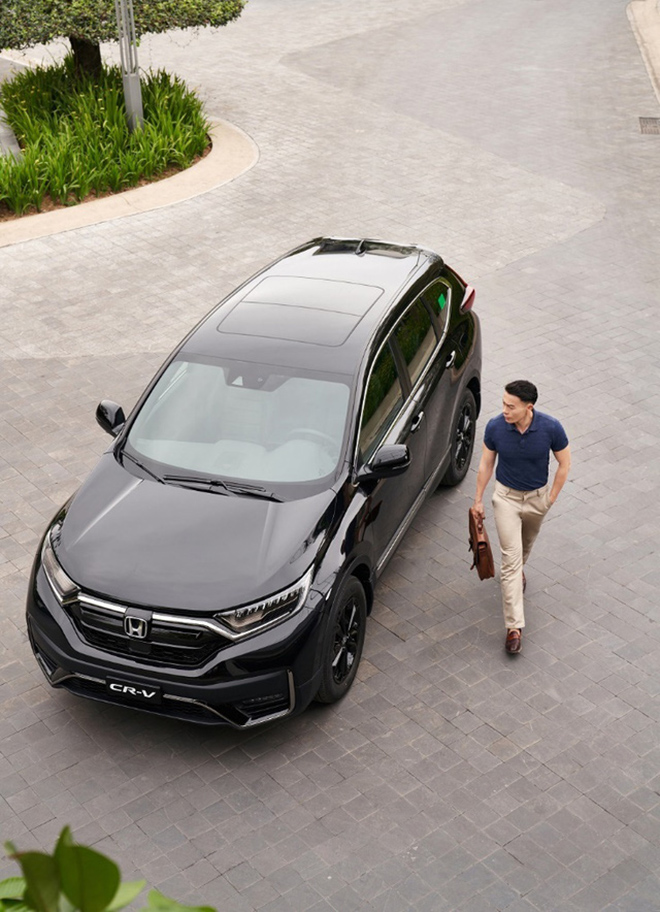 Price of Honda CR-V car rolling in May 2022, 50% off registration fee - 4