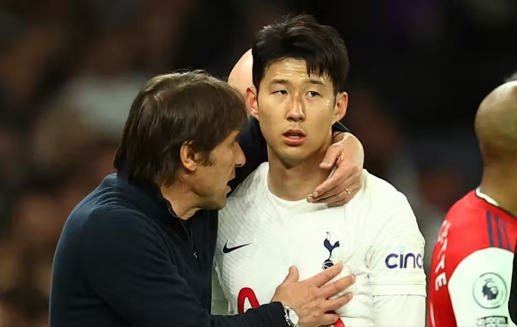 Son Heung Min xé lưới Arsenal, tỏ thái độ với HLV Conte khi bị thay ra - 3