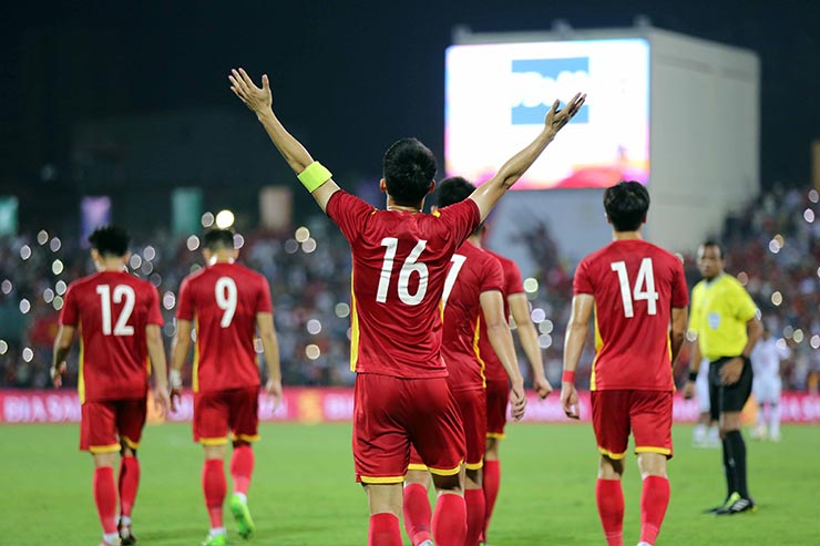 Phải đến tận phút 76 của trận đấu giữa U23 Việt Nam và U23 Myanmar, đội chủ nhà mới tìm được bàn mở tỉ số nhờ công của đội trưởng Đỗ Hùng Dũng
