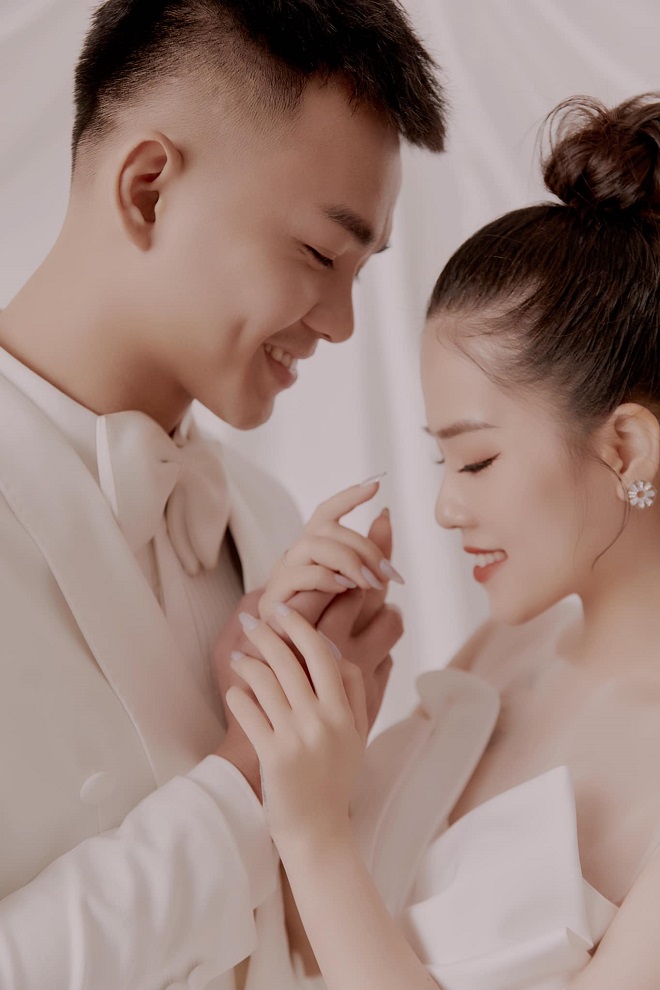 Bạn gái cũ Quang Hải tung ảnh cưới, hé lộ thời gian tổ chức hôn lễ - 1