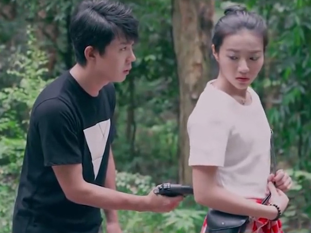 Clip hài hước - Tin lời hứa của tên cướp, cô gái trẻ nhận cái kết phũ phàng