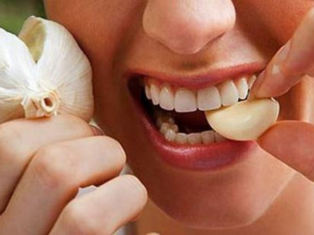 Sức khỏe đời sống - Ăn hành tỏi có khiến nách của bạn "nặng mùi" hơn?