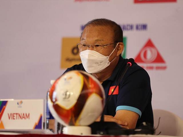 Họp báo U23 Việt Nam đấu U23 Myanmar: Thầy Park nói học trò chơi không tốt