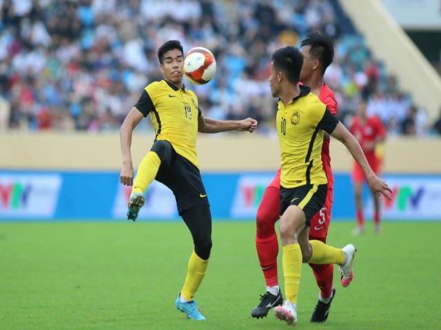U23 Malaysia - Singapore định đấu võ ở Thiên Trường: Tung cước, giơ nắm đấm