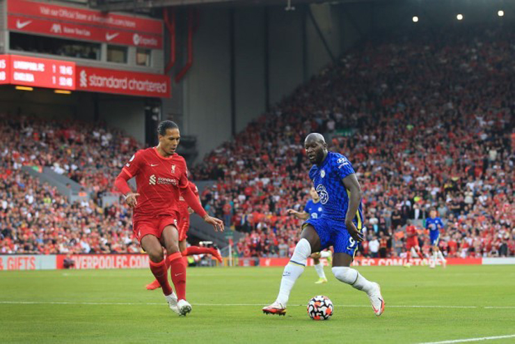 Liverpool từng gặp nhiều khó khăn trong 3 trận gặp Chelsea mùa này