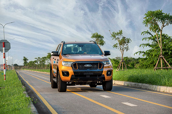 Giá xe Ford Ranger niêm yết và lăn bánh tháng 5/2022 - 1