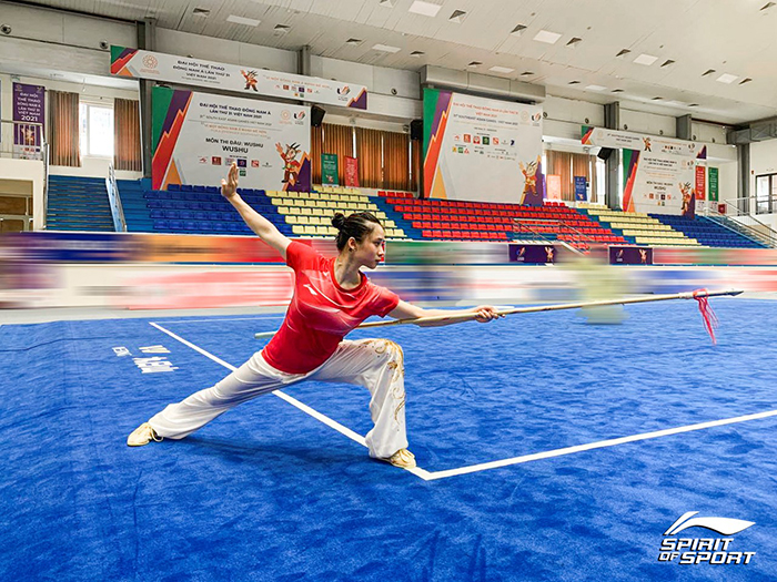 Hoa khôi wushu Dương Thúy Vi đang luyện tập trước thềm ngày thi đấu