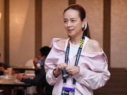 Kinh doanh - Nữ đại gia xuất hiện ở sân Thiên Trường, khen nức nở CĐV Việt Nam: Giàu cỡ nào?