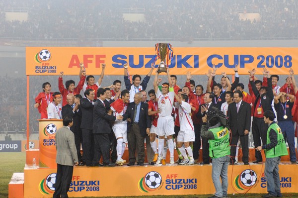 Thương hiệu Li-Ning đồng hành cùng Đội tuyển bóng đá Việt Nam chinh phục chức vô địch tại AFF Suzuki Cup 2008