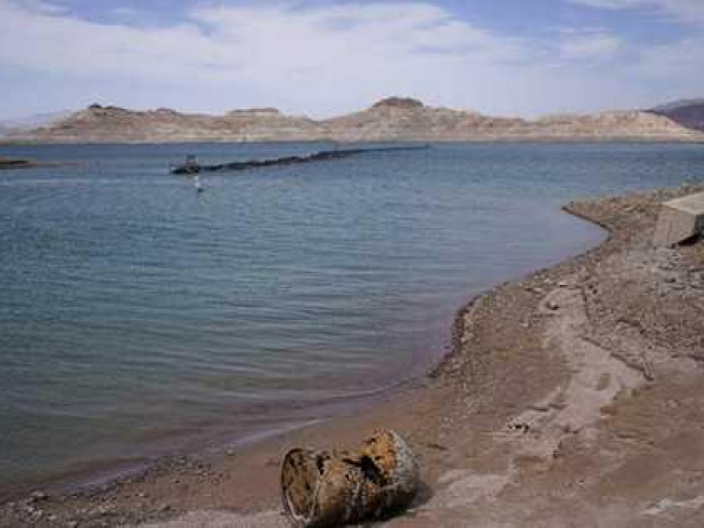 Thế giới - Hàng loạt bí ẩn dưới đáy hồ chứa nước ngọt lớn nhất của Mỹ