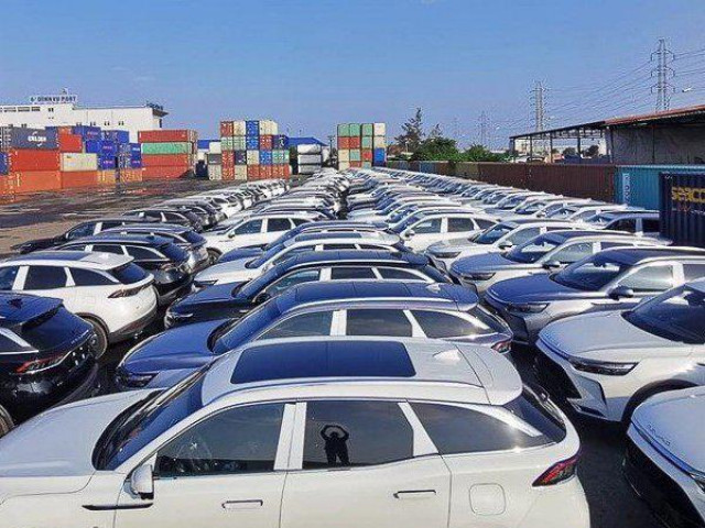 Thị trường - Tiêu dùng - Thị trường ô tô "kẻ khóc, người cười" dù cung không đủ cầu