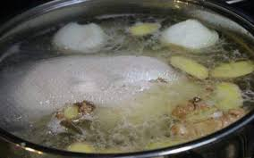 Boil chicken and duck with belly facing up or down so that the chicken skin is golden, delicious like a restaurant - 1