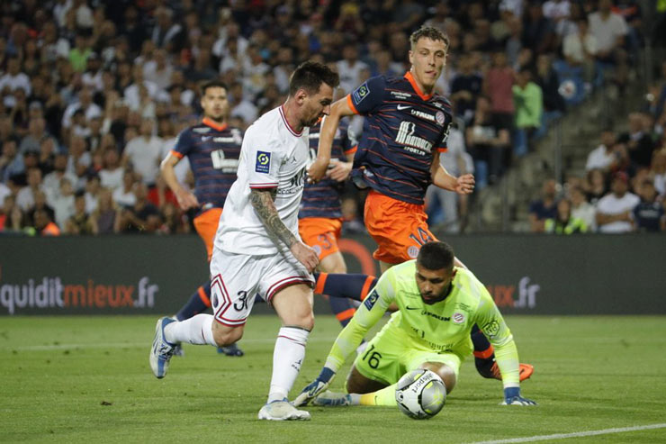 Messi chỉ mất 20 phút để lập một cú đúp vào lưới Montpellier