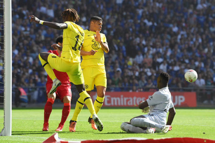 Hàng thủ Chelsea lăn xả giải cứu Mendy sau pha đối mặt Diaz