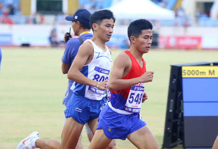 36-year-old Nguyen Van Lai won gold to celebrate like a child, unbelievably lucky - 1