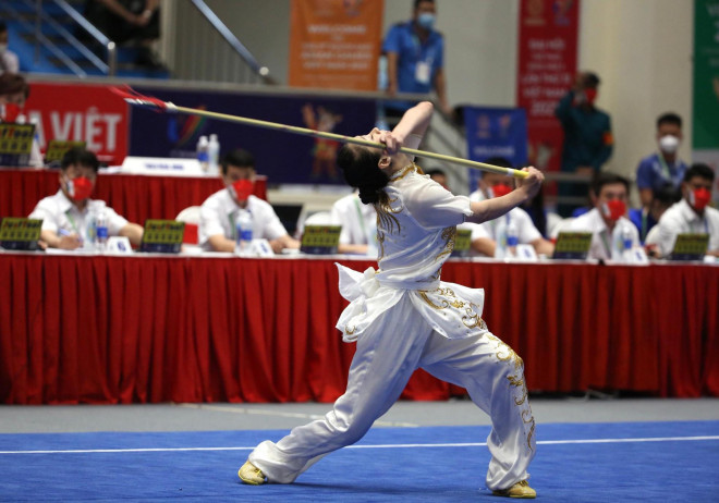 Đây là tấm HCV SEA Games thứ 6 trong
sự nghiệp thi đấu của nữ võ sĩ Hà Nội. Trước đó, Thuý Vi từng giành
4 HCV ở 3 kỳ SEA Games liên tiếp trong các năm 2013, 2015, 2017 ở
nội dung sở trường kiếm thuật và thương thuật.