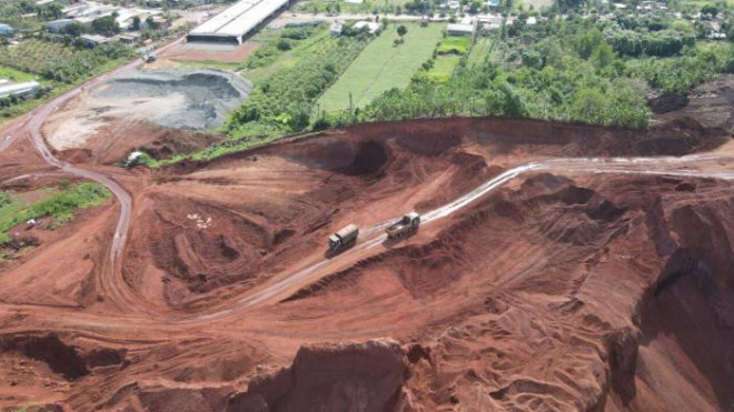 Một mỏ đất tại gói thầu XL03 vừa được tỉnh Đồng Nai cấp phép khai thác để phục vụ cho dự án cao tốc Dầu Giây - Phan Thiết.