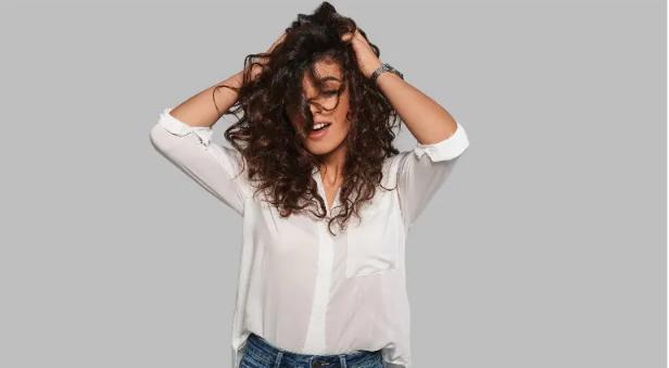 6 simple tips to refresh curly hair - 4