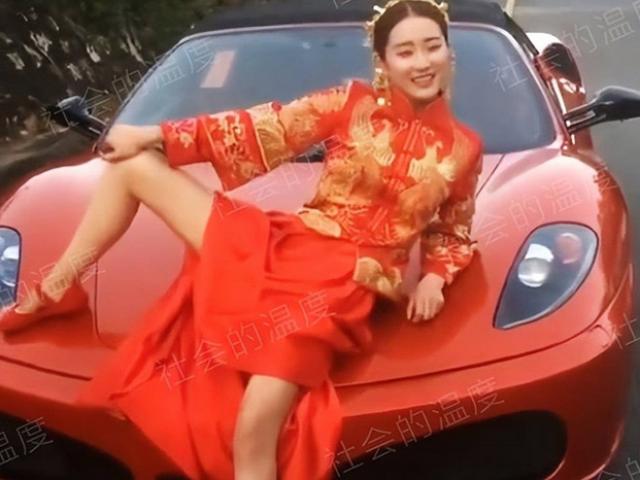 Thời trang - Cô dâu "liều mình" mặc nội y trong đám cưới, khách mời bối rối không biết nhìn đi đâu