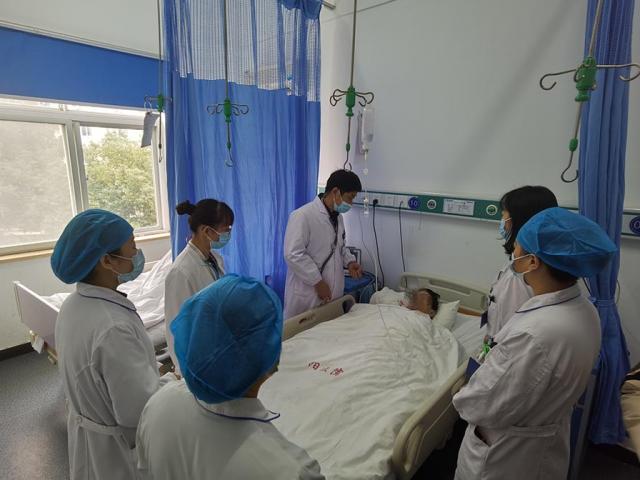 Sức khỏe đời sống - Chàng trai đến bệnh viện khám đột nhiên ngã ra đất: Căn bệnh anh mắc phải khiến bác sĩ toát mồ hôi