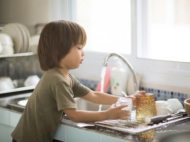 Giáo dục - du học - 10 đức tính tốt đẹp cha mẹ nên duy trì cho con cái ngay từ nhỏ