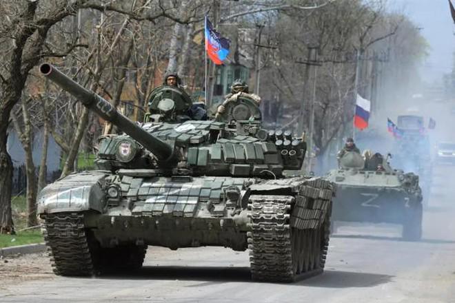 Xe tăng của lực lượng ly khai thân Nga ở Ukraine