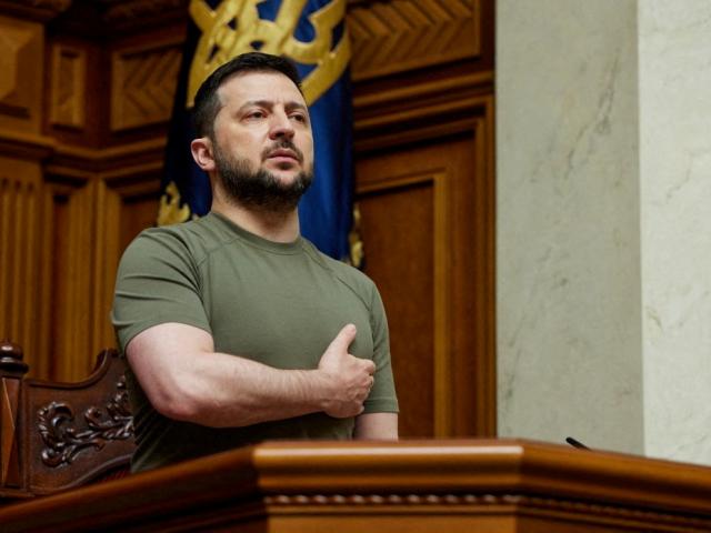 Thế giới - Ukraine tuyên bố tiến đến sát biên giới Nga; ông Zelensky sa thải tướng hàng đầu