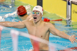 Trần Hưng Nguyên phá kỷ lục bơi SEA Games, nhắn nhủ đặc biệt em trai Ánh Viên