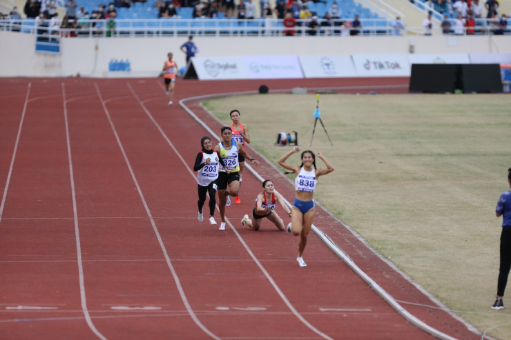 Chân chạy người Nam Định bất lực nhìn tấm HCV bay xa