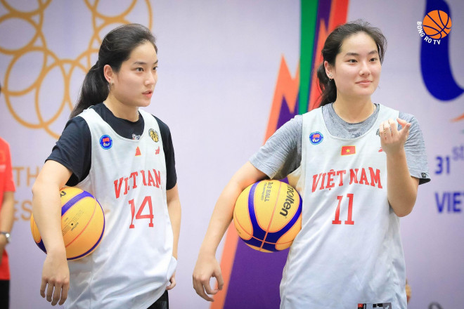 The hotgirl-like beauty of the twins caused a storm at SEA Games 31 - 1