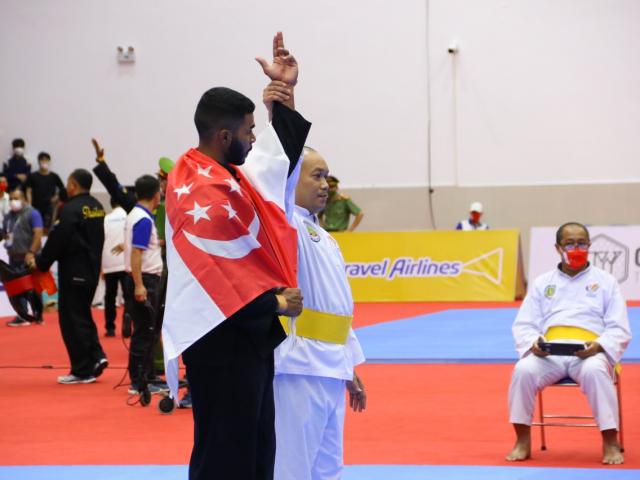 Thể thao - "Cười ra nước mắt" SEA Games: HLV tức điên, võ sỹ bị trừ 6 điểm vẫn có HCB