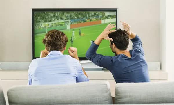 Cảm xúc hưng phấn và hồi hộp cực độ ước tính sẽ khiến nhịp tim tăng 75% khi chứng kiến trận đấu qua ti vi và có thể tăng hơn nữa khi xem trực tiếp tại sân vận động.