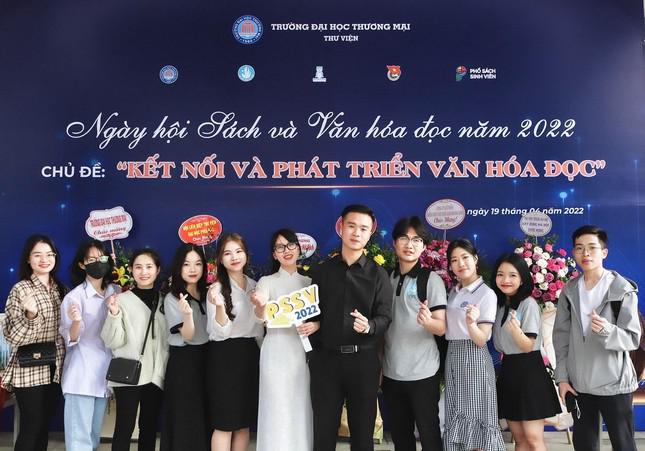 Vũ Như Quỳnh: Chủ tịch Hội Sinh viên Đại học Thương mại với ước nguyện cống hiến sức trẻ - 9