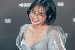 Giải trí - Mê mẩn với loạt ảnh xinh của nữ MC làng Esports, nhan sắc ra sao mà khiến báo Thái khen hết lời?