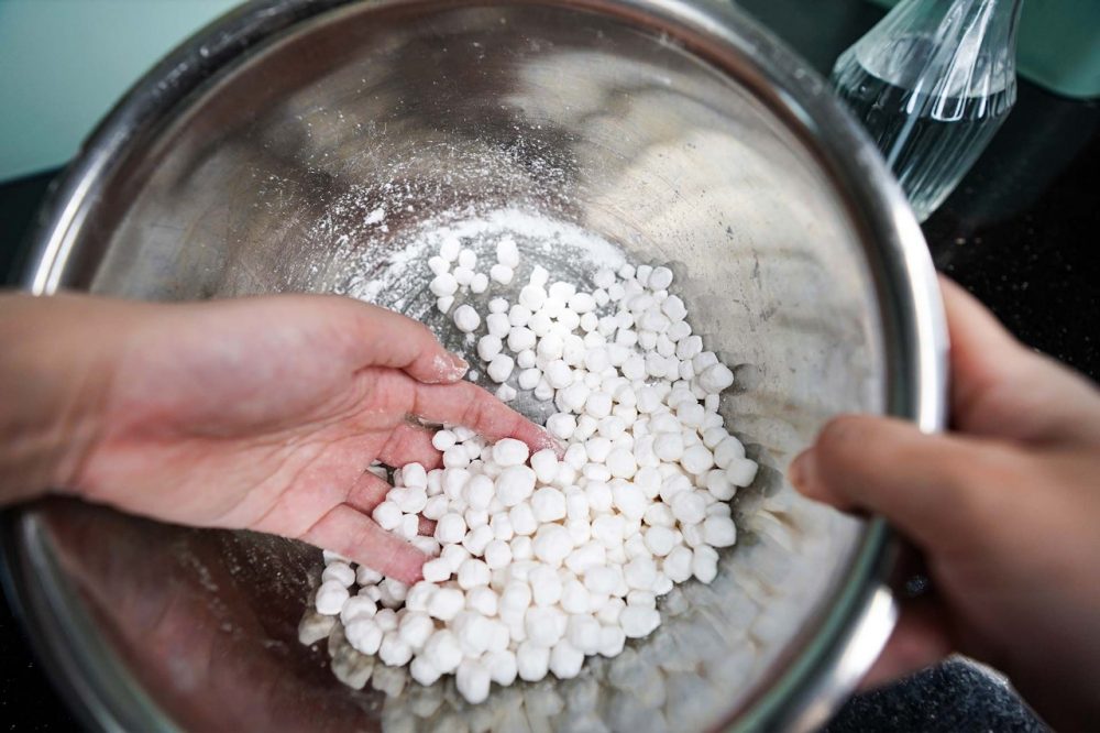 Học cách làm trân châu trắng nhân dừa ăn với món tráng miệng nào cũng ngon tuyệt - 1