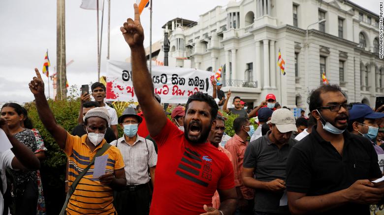 Người dân Sri Lanka biểu tình ở thủ đô Colombo.