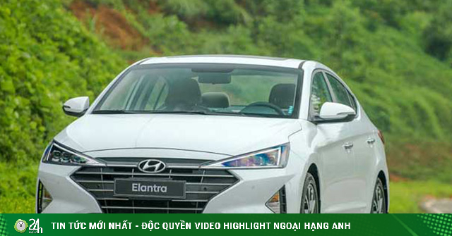 Price of Hyundai Elantra car rolling in May 2022, 50% off registration fee