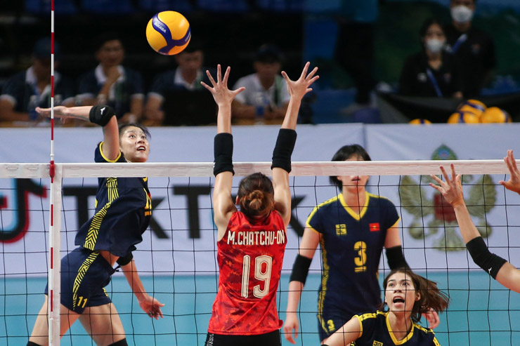Vietnam women's volleyball team vs Thailand: Choking set 4 (SEA Games 31) - 1