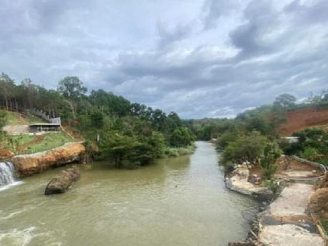 Pháp luật - Phạt người đe dọa "xin cánh tay" của phóng viên