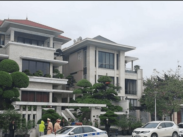 Kinh doanh - Hé lộ về doanh nghiệp "đứng sau" 3 ô tô hạng sang trong nhà cựu Chủ tịch UBND TP.Hạ Long