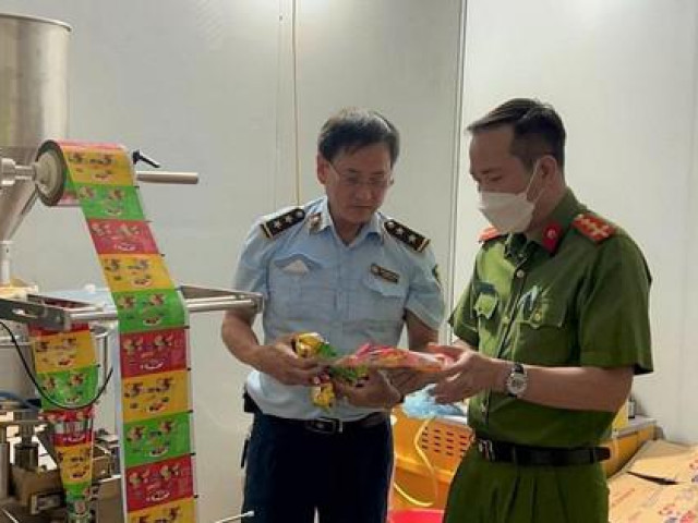 Thị trường - Tiêu dùng - Hàng ngàn gói kẹo xuất xứ Trung Quốc 'biến' thành made in Japan