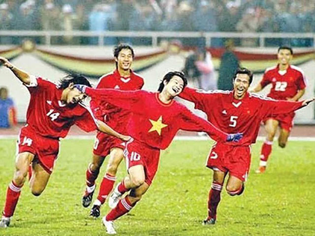 Bóng đá - U23 Việt Nam đấu U23 Malaysia: Trận cầu nghẹt thở 7 bàn &amp; ký ức đẹp Văn Quyến