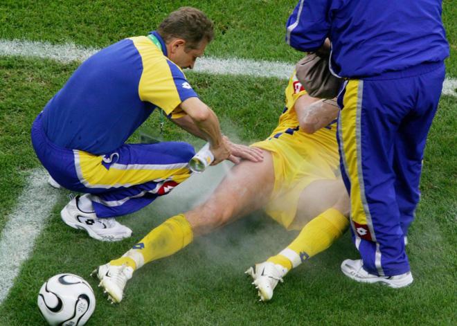 Making this mistake when giving first aid to sports injuries can have serious consequences - 3