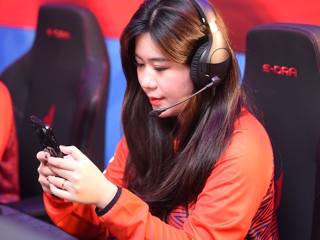 Công nghệ thông tin - TRỰC TIẾP: Thái Lan đánh bại Việt Nam, giành HCĐ Tốc Chiến đồng đội nữ