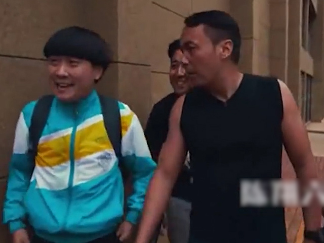 Clip hài hước - Cậu con trai đua đòi làm "xã hội đen" và cái kết