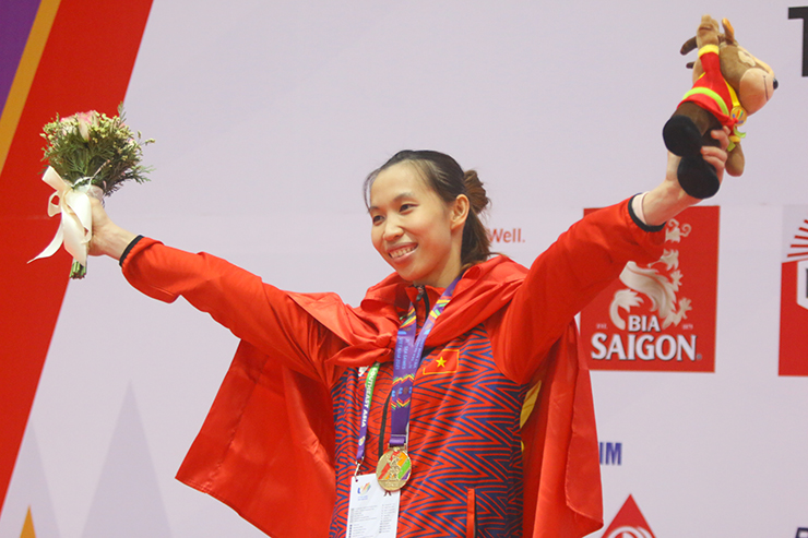 Niềm vui vỡ òa của Trương Thị Kim Tuyền khi giành tấm HCV ở hạng cân dưới 46kg nữ.