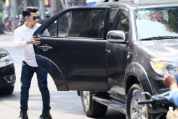 Đời sống Showbiz - Sao nam kiếm 1 tỷ/tháng "chưa là gì" với cậu ấm bị đồn giàu tới mức "tiền đốt cháy cả thành phố"?