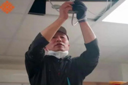 Bạn trẻ - Cuộc sống - Từ bỏ vị trí giám đốc, người đàn ông sang nước ngoài làm thợ điện với thu nhập bất ngờ