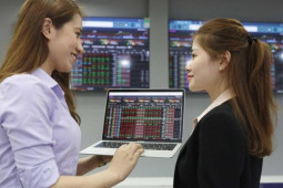 Kinh doanh - Cơ hội "săn sale" khi tin xấu dồn dập lên sân chơi nóng?